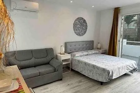 Island Village Heights 497b 別荘